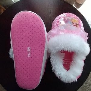 Girls Disney slippers.